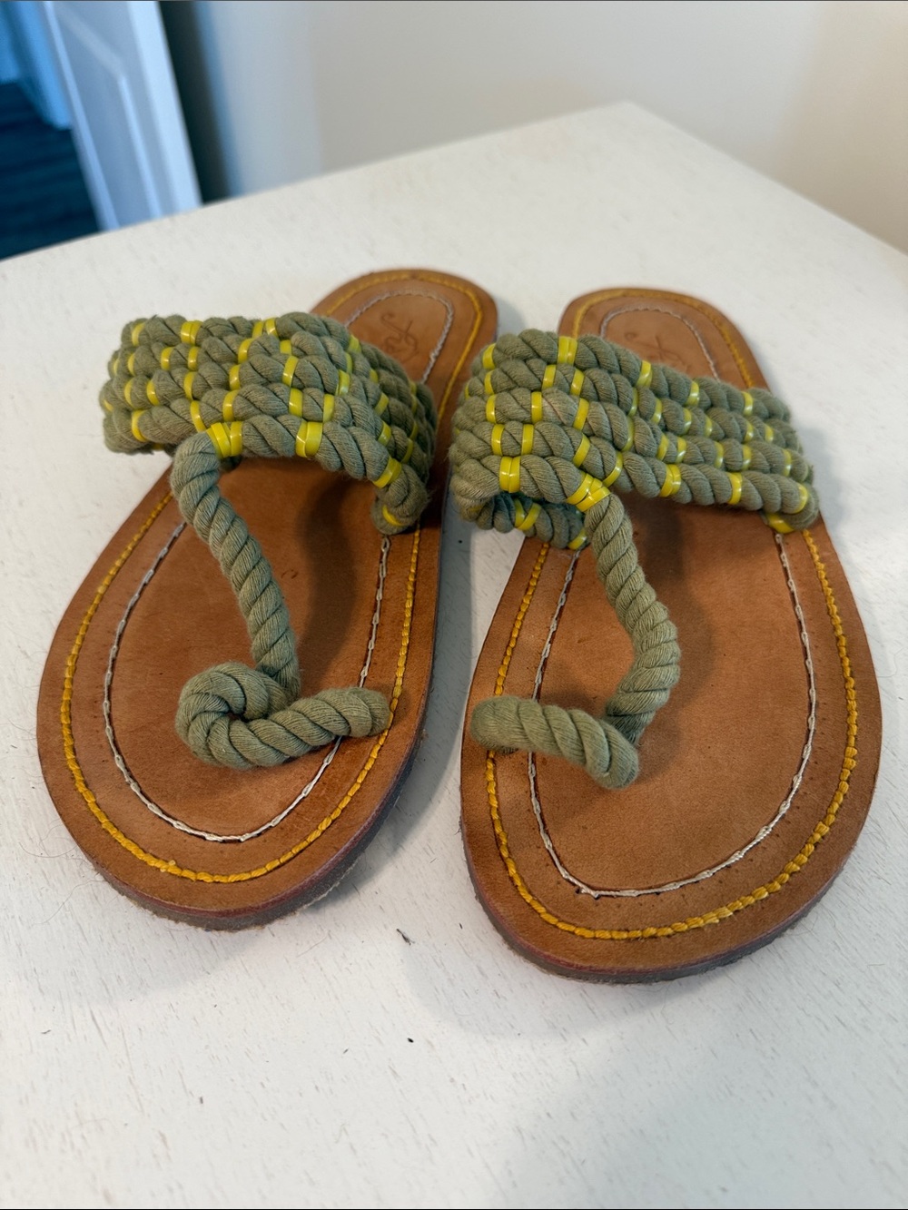 Free People Women’s Libre Olive & Yellow Braided Rope Toe-Loop Sandals / Size 40